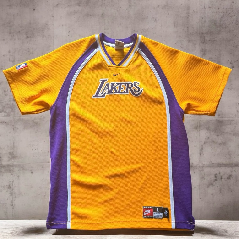 Vintage Nike Lakers Yellow & Purple Short-Sleeve Basketball Jersey Large